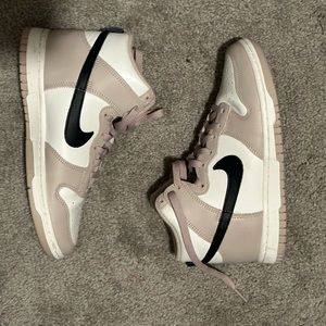 Nike Dunk Hi